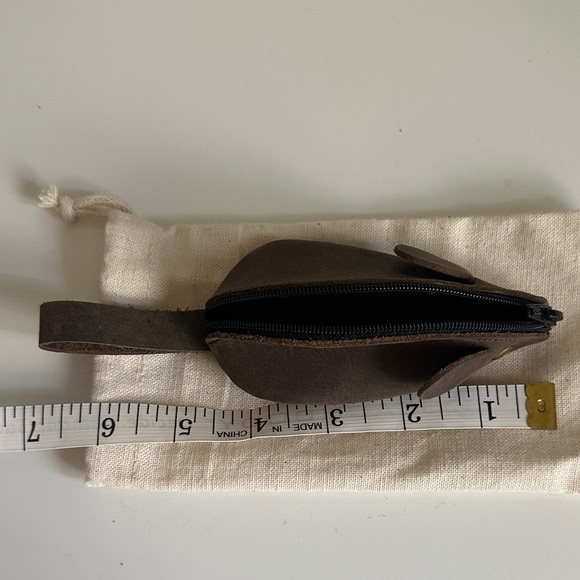 Rustic Leather Mouse Coin Purse - Picture 5 of 7